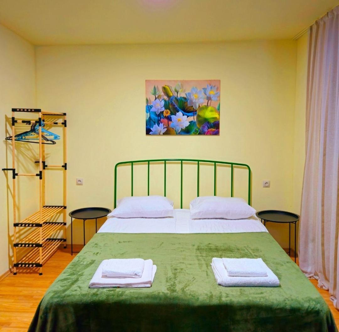 Apartment In The Old District 第比利斯 外观 照片