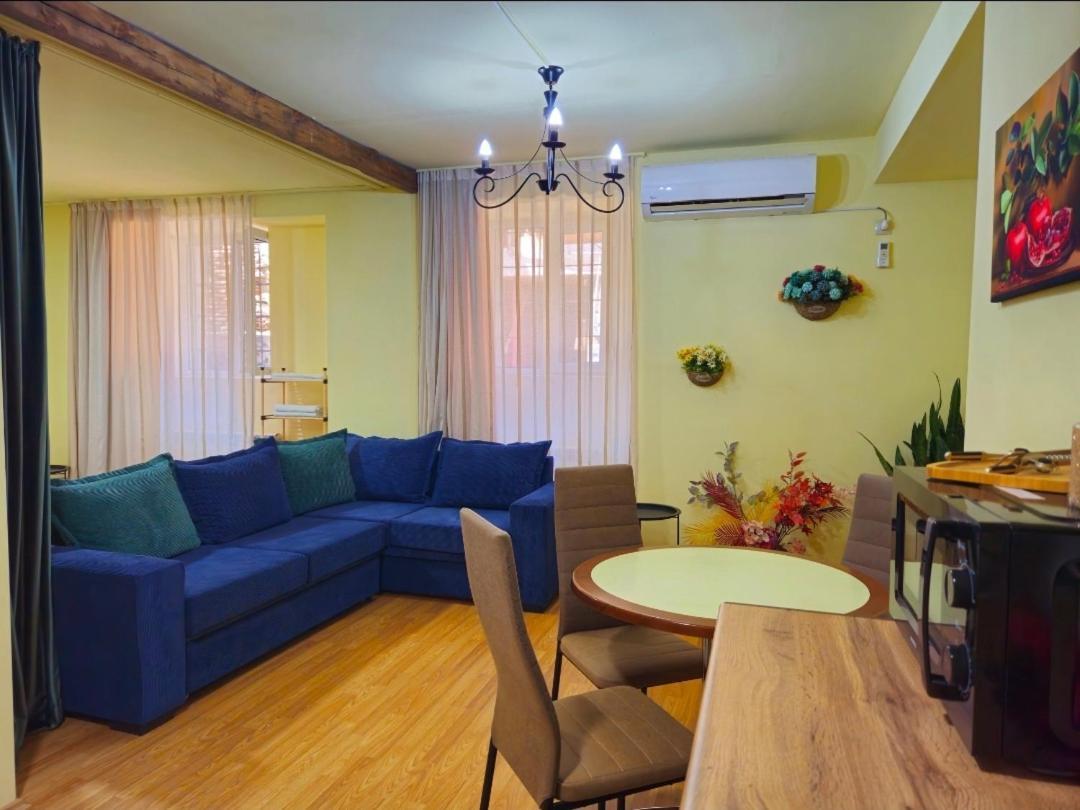Apartment In The Old District 第比利斯 外观 照片