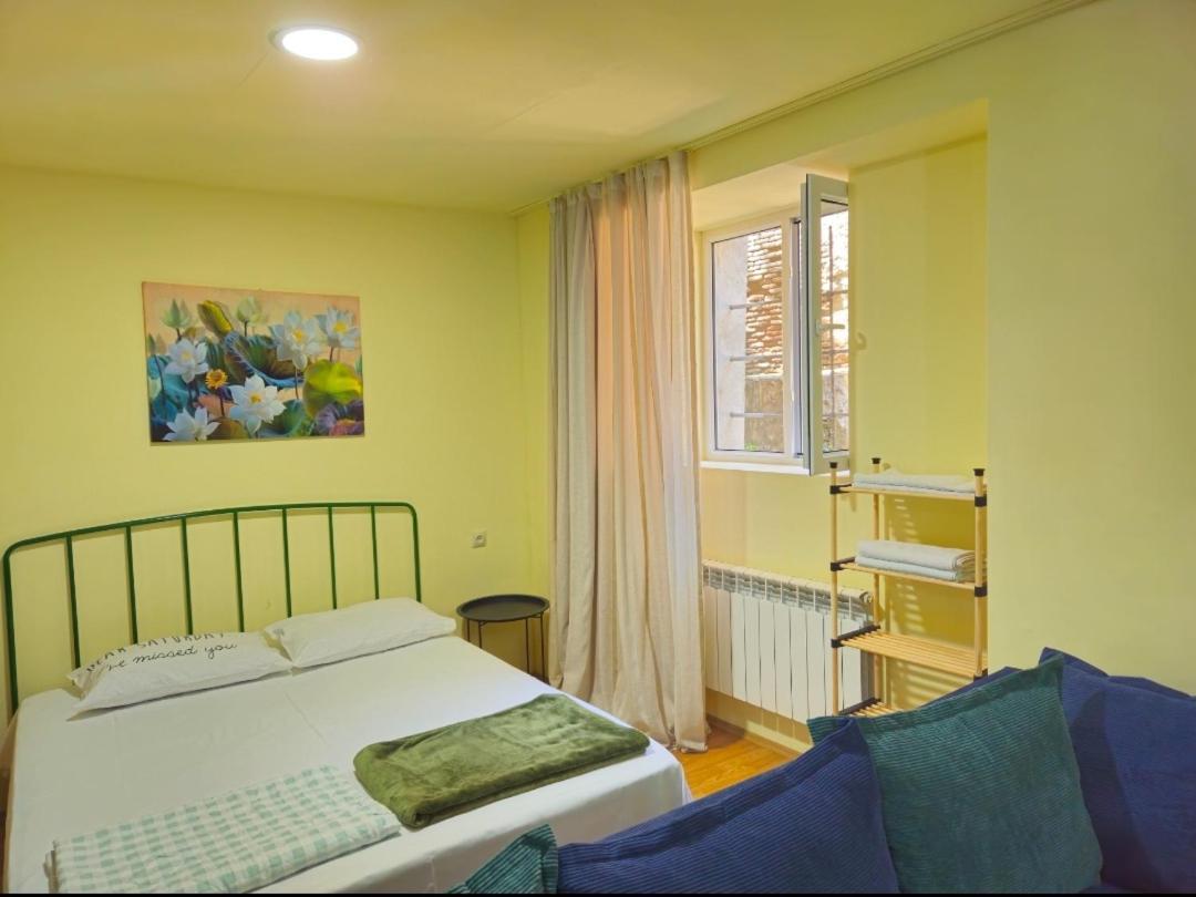 Apartment In The Old District 第比利斯 外观 照片