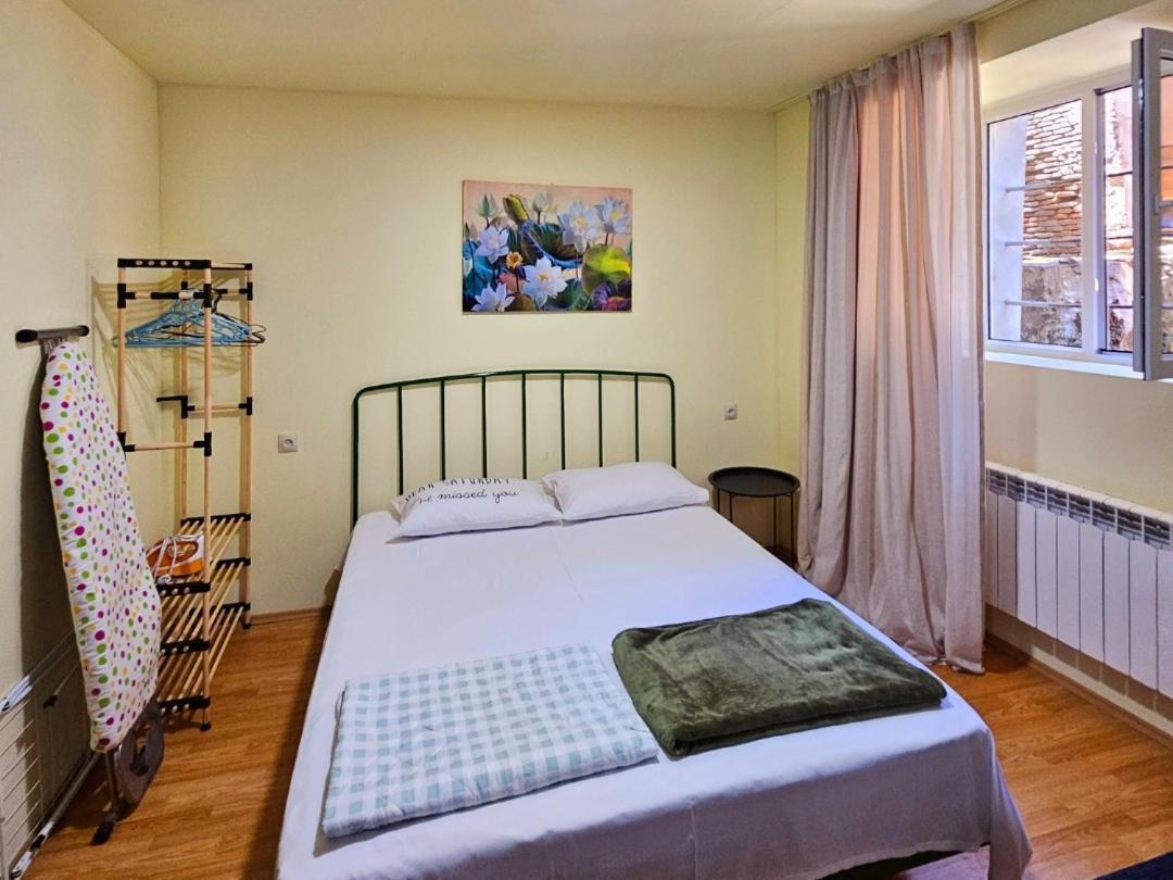 Apartment In The Old District 第比利斯 外观 照片
