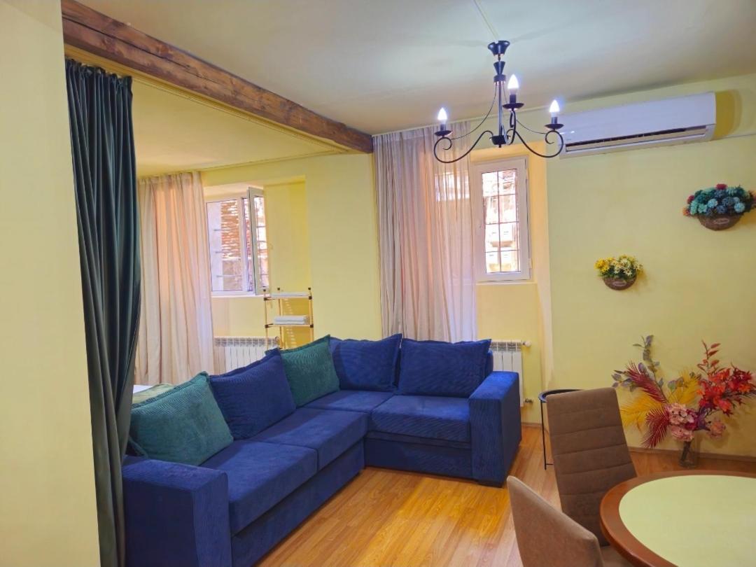 Apartment In The Old District 第比利斯 外观 照片