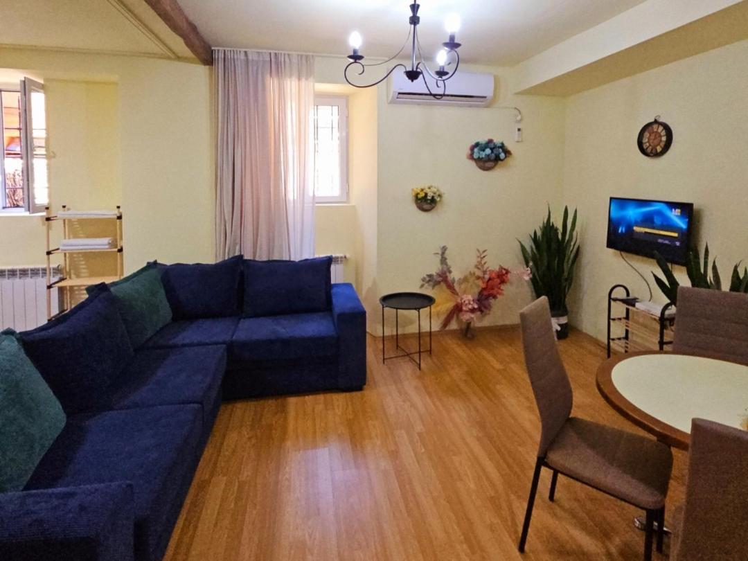 Apartment In The Old District 第比利斯 外观 照片